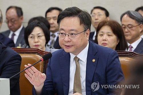답변하는 조규홍 보건복지부 장관