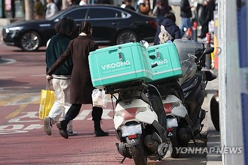 쿠팡이츠 "수수료 내리고 배달료 올리겠다"… 상생협의체서 퇴짜 - 1