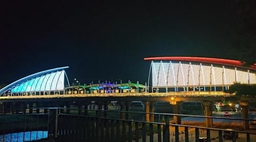 미디어파사드로 수놓은 청주 서문교