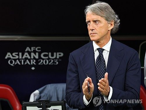 사우디아라비아 축구대표팀 사령탑에서 경질된 로베르토 만치니 감독
