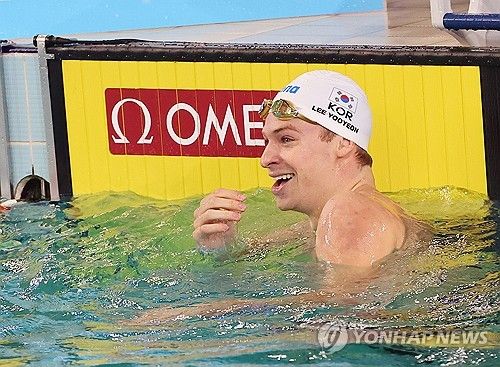 기록 확인하는 마르샹