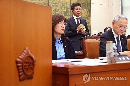 질의에 답하는 정몽규 대한축구협회장