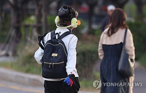 방한용품으로 무장한 시민