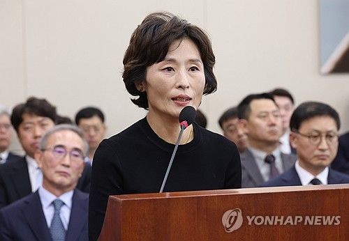 답변하는 김형숙 교수