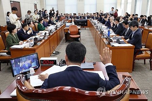 명태균·김영선 동행명령장 발부