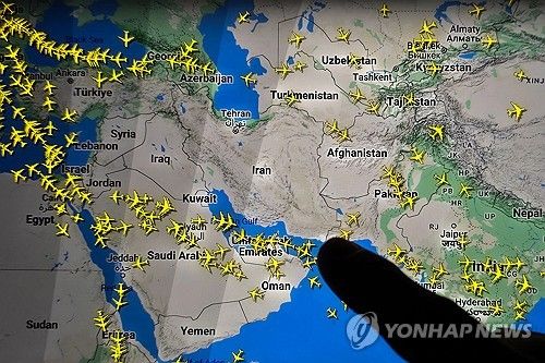 이스라엘 공격으로 이란 항공편 일시 중단