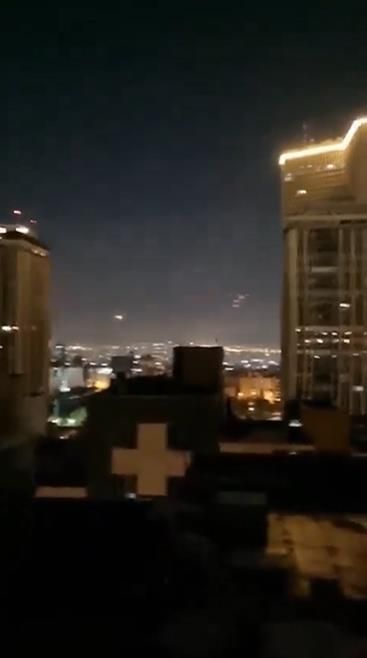 텔레그램에 올라온 26일(현지시간) 새벽 테헤란 상공의 모습