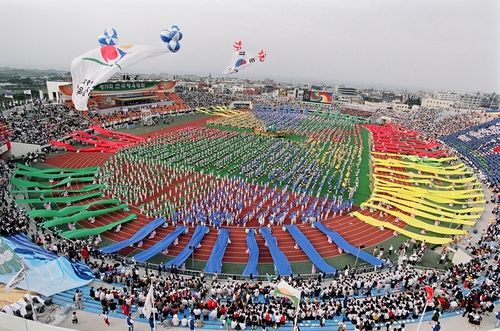 최초로 제주도에서 열린 전국체전 개막식. 1998년 [연합뉴스 자료사진]