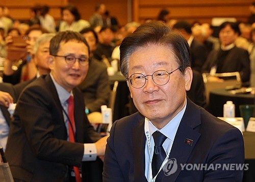 제15회 아시아미래포럼 참석한 이재명 대표