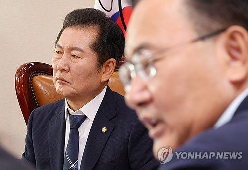 정청래 위원장과 유상범 의원