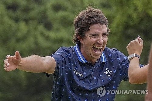 우승자 니코 에차바리아