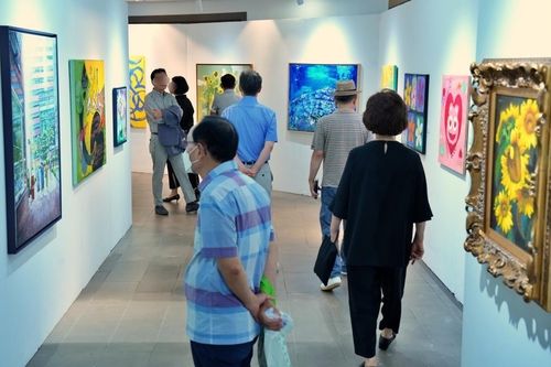 롯데마트, 송파점 상설 미술품 매장서 '올아트페어'…1천여점 전시