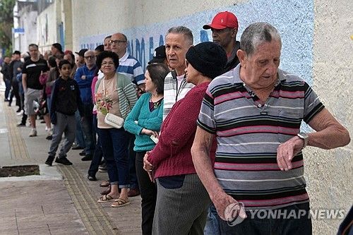 27일(현지시간) 상파울루 시장선거 투표 대기 줄