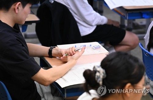 9월 모의평가 준비하는 수험생들