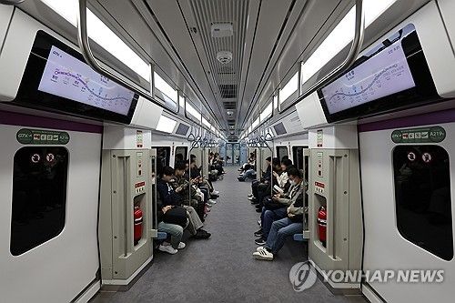 출근길 GTX-A 이용하는 시민들