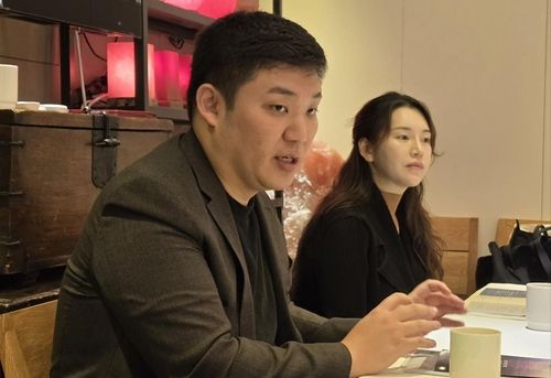 지휘자 윤한결과 박유신 예술감독