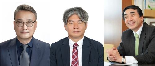 왼쪽부터 강필현 원장, 김영부 원장, 이준현 센터장