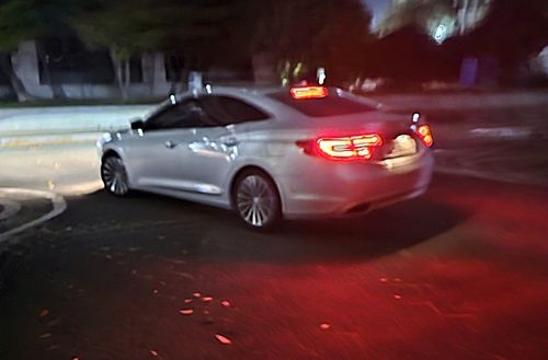 검찰 조사 후 급히 떠나는 미래한국연구소 김모 소장