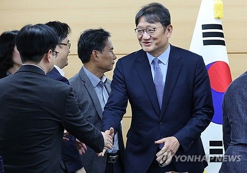 경사노위 위원장과 교원 근면위 위원들