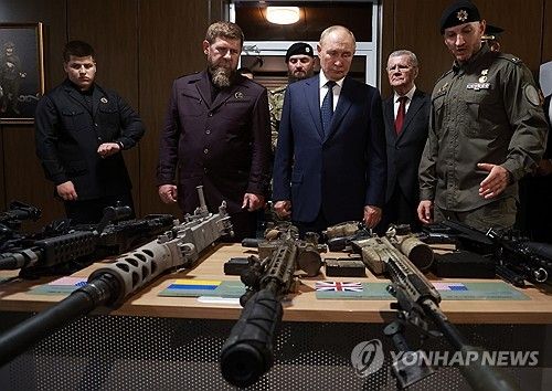 체첸 군사학교 방문한 블라디미르 푸틴 러시아 대통령