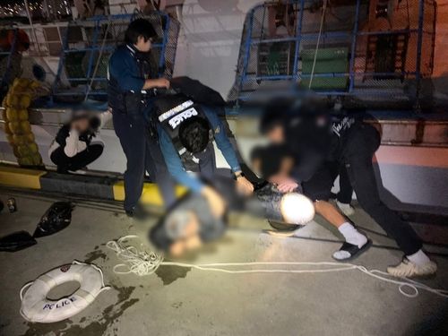 현장에서 익수자 구조한 경찰관들