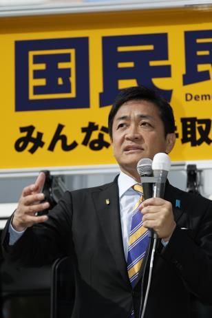 24일 총선 유세하는 국민민주당 다마키 유이치로 대표
