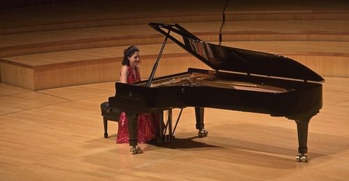 앙코르 연주를 준비하는 라나