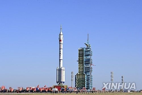 발사 준비 중인 선저우 19호