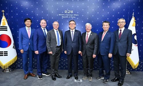 외교장관, 전직 주한미군사령관들 접견