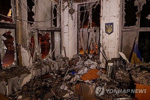 러시아의 공격으로 파괴된 우크라이나 역사적 건물 