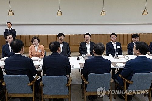 윤석열 대통령, 국민의힘 원내지도부 초청 만찬