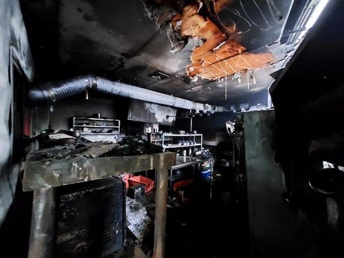 불에 탄 음식점 내부
