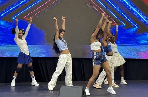 트리니다드토바고에서 K팝 커버댄스 공연