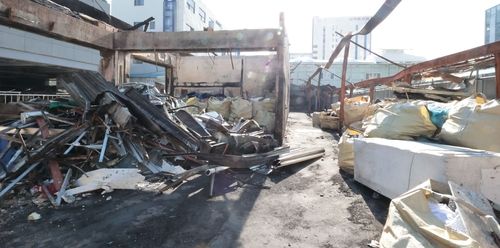 화재로 폐허가 된 마산어시장 청과시장 건물