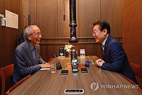 이재명, 윤여준 전 장관과 오찬회동