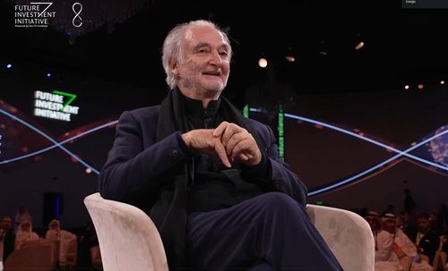 FII에서 대담 중인 프랑스 석학 자크 아탈리