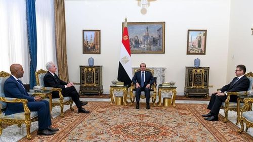 미국 CIA 국장 면담하는 압델 파타 엘시시(오른쪽에서 두번째) 이집트 대통령