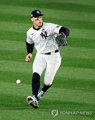 5회 에런 저지의 치명적인 실책