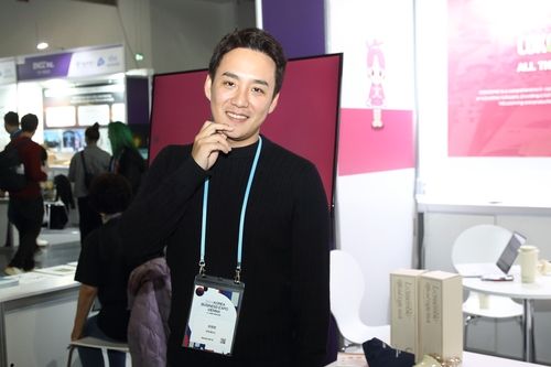 오스트리아 빈서 열린 '한국상품박람회' 참가한 유범령 모비데이즈 대표