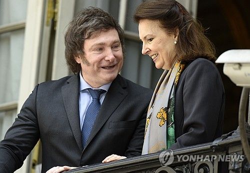 밀레이 아르헨티나 대통령과 몬디노 외교장관