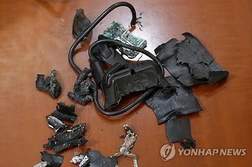 레바논 수도 베이루트 남부에서 폭발한 호출기 잔해 