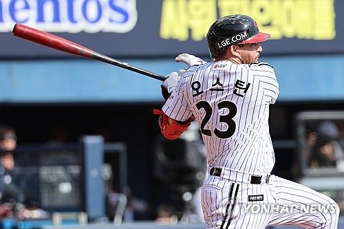 적시타 치는 오스틴