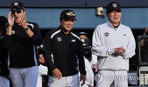 기분 좋은 이강철 감독