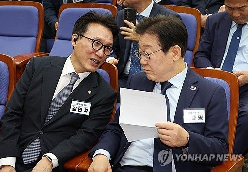 김민석 의원 얘기 듣는 이재명 대표