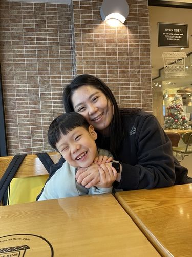 뇌사장기기증으로 6명 살린 이근선 씨(오른쪽)