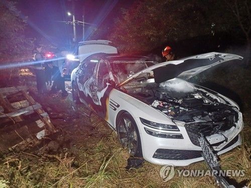 불에 탄 A씨의 렌터카