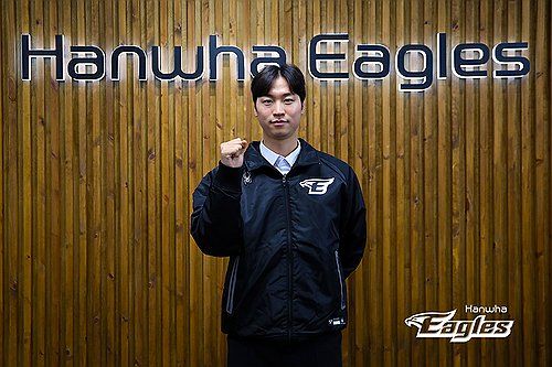 투수 엄상백, 한화이글스와 FA 계약