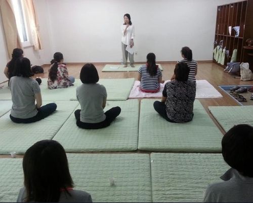 교제 폭력 피해자들 대상으로 치유 프로그램을 진행 중인 김도연 소장 