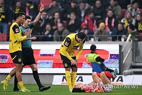 반칙을 당해 엠레 잔의 퇴장을 유도한 이재성