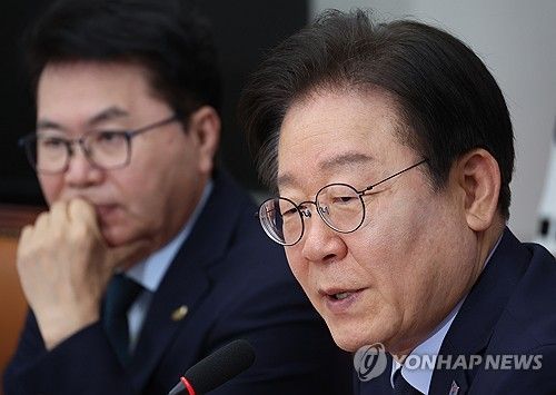 발언하는 이재명 대표